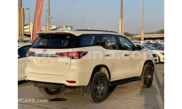 Ra Imported Toyota Fortuner funfun Ọkọ̀ in Import - Dubai ni Ashanti Ra Imported Toyota Fortuner funfun Ọkọ̀ in Import - Dubai ni Ashanti