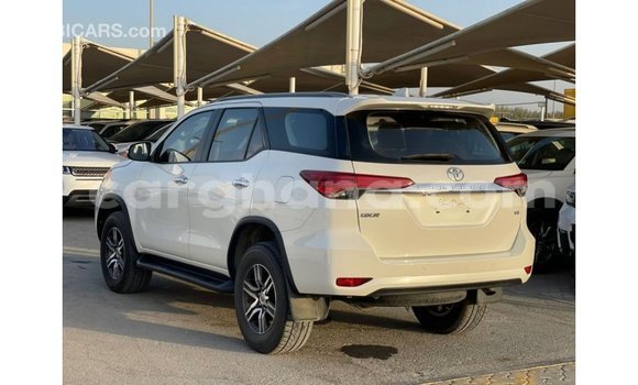 Ra Imported Toyota Fortuner funfun Ọkọ̀ in Import - Dubai ni Ashanti Ra Imported Toyota Fortuner funfun Ọkọ̀ in Import - Dubai ni Ashanti