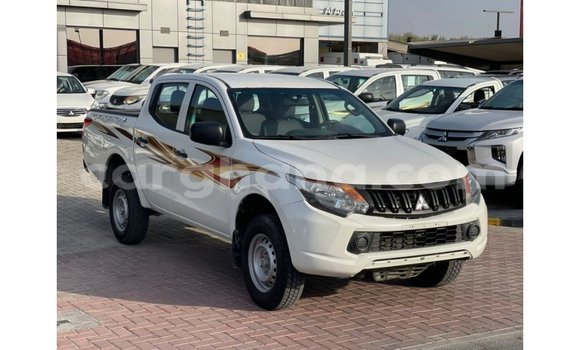 Sayi Imported Mitsubishi L200 White Mota in Import - Dubai a Ashanti Sayi Imported Mitsubishi L200 White Mota in Import - Dubai a Ashanti