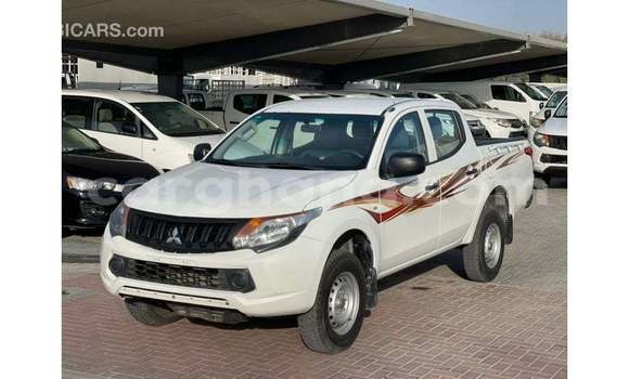 Sayi Imported Mitsubishi L200 White Mota in Import - Dubai a Ashanti Sayi Imported Mitsubishi L200 White Mota in Import - Dubai a Ashanti