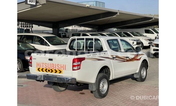 Sayi Imported Mitsubishi L200 White Mota in Import - Dubai a Ashanti Sayi Imported Mitsubishi L200 White Mota in Import - Dubai a Ashanti