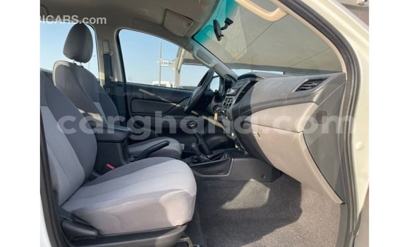 Sayi Imported Mitsubishi L200 White Mota in Import - Dubai a Ashanti Sayi Imported Mitsubishi L200 White Mota in Import - Dubai a Ashanti
