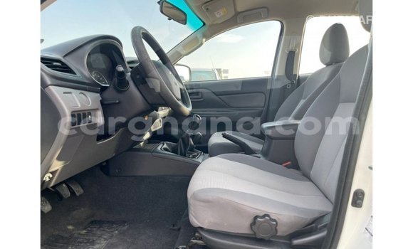 Sayi Imported Mitsubishi L200 White Mota in Import - Dubai a Ashanti Sayi Imported Mitsubishi L200 White Mota in Import - Dubai a Ashanti