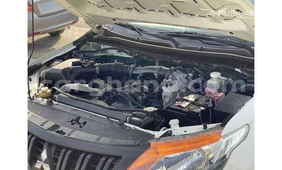 Sayi Imported Mitsubishi L200 White Mota in Import - Dubai a Ashanti Sayi Imported Mitsubishi L200 White Mota in Import - Dubai a Ashanti