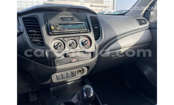 Sayi Imported Mitsubishi L200 White Mota in Import - Dubai a Ashanti Sayi Imported Mitsubishi L200 White Mota in Import - Dubai a Ashanti