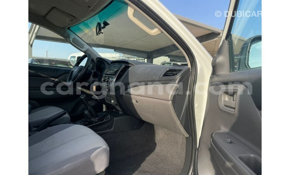 Sayi Imported Mitsubishi L200 White Mota in Import - Dubai a Ashanti Sayi Imported Mitsubishi L200 White Mota in Import - Dubai a Ashanti