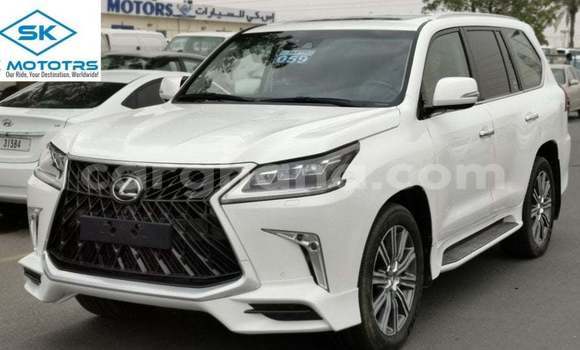 Sayi Imported Lexus LX White Mota in Import - Dubai a Ashanti