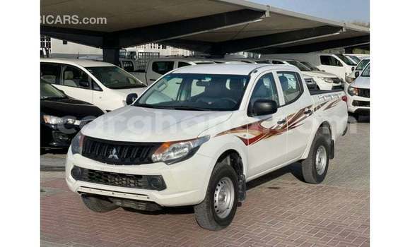 Ra Imported Mitsubishi L200 funfun Ọkọ̀ in Import - Dubai ni Ashanti Ra Imported Mitsubishi L200 funfun Ọkọ̀ in Import - Dubai ni Ashanti