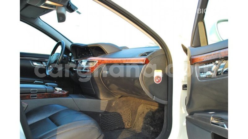 Big with watermark mercedes benz a200 ashanti import dubai 56243