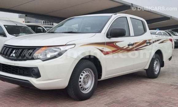 Ra Imported Mitsubishi L200 funfun Ọkọ̀ in Import - Dubai ni Ashanti Ra Imported Mitsubishi L200 funfun Ọkọ̀ in Import - Dubai ni Ashanti