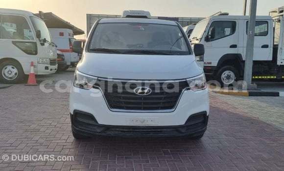 Ra Imported Hyundai Accent funfun Ọkọ̀ in Import - Dubai ni Ashanti Ra Imported Hyundai Accent funfun Ọkọ̀ in Import - Dubai ni Ashanti