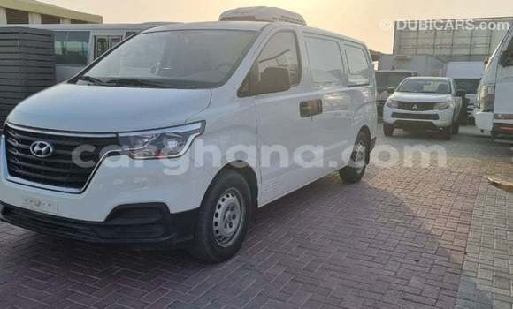 Ra Imported Hyundai Accent funfun Ọkọ̀ in Import - Dubai ni Ashanti Ra Imported Hyundai Accent funfun Ọkọ̀ in Import - Dubai ni Ashanti