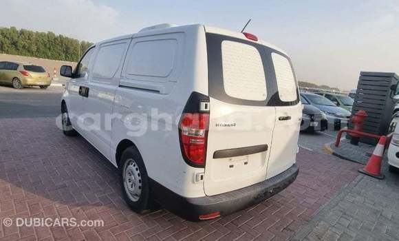 Ra Imported Hyundai Accent funfun Ọkọ̀ in Import - Dubai ni Ashanti Ra Imported Hyundai Accent funfun Ọkọ̀ in Import - Dubai ni Ashanti