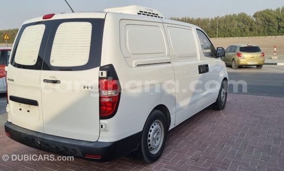 Ra Imported Hyundai Accent funfun Ọkọ̀ in Import - Dubai ni Ashanti Ra Imported Hyundai Accent funfun Ọkọ̀ in Import - Dubai ni Ashanti