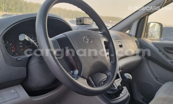 Ra Imported Hyundai Accent funfun Ọkọ̀ in Import - Dubai ni Ashanti Ra Imported Hyundai Accent funfun Ọkọ̀ in Import - Dubai ni Ashanti
