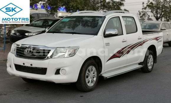 Buy Import Toyota Hilux White Car in Import - Dubai in Ashanti