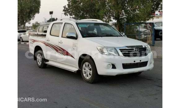 Buy Import Toyota Hilux White Car in Import - Dubai in Ashanti Buy Import Toyota Hilux White Car in Import - Dubai in Ashanti