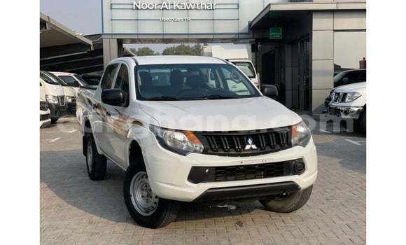 Buy Import Mitsubishi L200 White Car in Import - Dubai in Ashanti Buy Import Mitsubishi L200 White Car in Import - Dubai in Ashanti