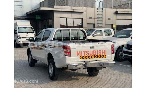 Buy Import Mitsubishi L200 White Car in Import - Dubai in Ashanti Buy Import Mitsubishi L200 White Car in Import - Dubai in Ashanti