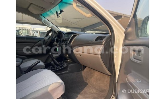 Buy Import Mitsubishi L200 White Car in Import - Dubai in Ashanti Buy Import Mitsubishi L200 White Car in Import - Dubai in Ashanti