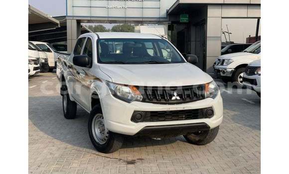 Buy Import Mitsubishi L200 White Car in Import - Dubai in Ashanti