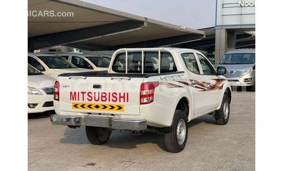 Ra Imported Mitsubishi L200 funfun Ọkọ̀ in Import - Dubai ni Ashanti Ra Imported Mitsubishi L200 funfun Ọkọ̀ in Import - Dubai ni Ashanti