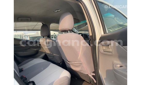 Ra Imported Mitsubishi L200 funfun Ọkọ̀ in Import - Dubai ni Ashanti Ra Imported Mitsubishi L200 funfun Ọkọ̀ in Import - Dubai ni Ashanti