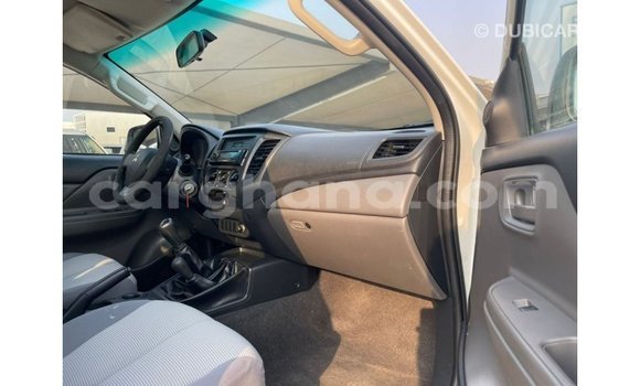 Ra Imported Mitsubishi L200 funfun Ọkọ̀ in Import - Dubai ni Ashanti Ra Imported Mitsubishi L200 funfun Ọkọ̀ in Import - Dubai ni Ashanti