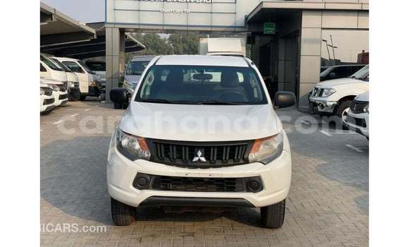 Buy Import Mitsubishi L200 White Car in Import - Dubai in Ashanti Buy Import Mitsubishi L200 White Car in Import - Dubai in Ashanti