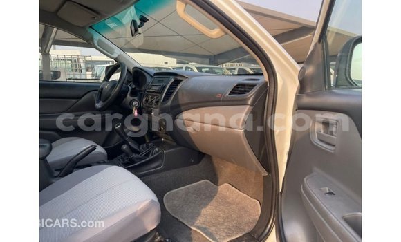 Buy Import Mitsubishi L200 White Car in Import - Dubai in Ashanti Buy Import Mitsubishi L200 White Car in Import - Dubai in Ashanti
