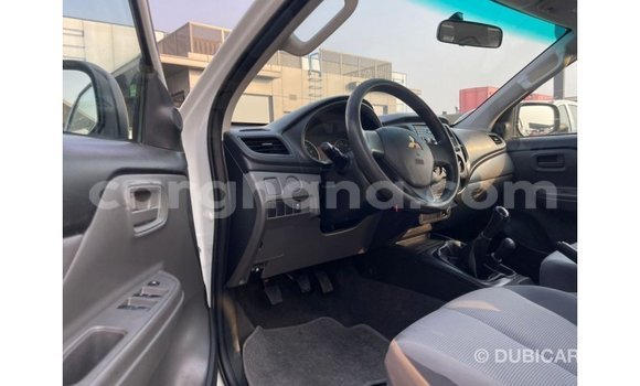 Buy Import Mitsubishi L200 White Car in Import - Dubai in Ashanti Buy Import Mitsubishi L200 White Car in Import - Dubai in Ashanti