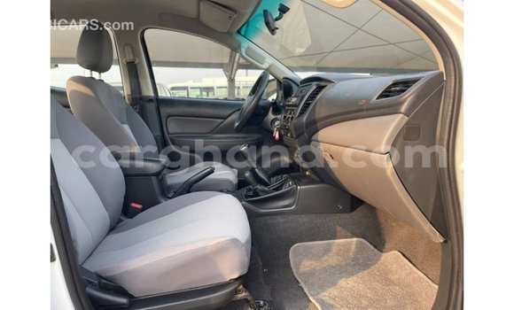 Buy Import Mitsubishi L200 White Car in Import - Dubai in Ashanti Buy Import Mitsubishi L200 White Car in Import - Dubai in Ashanti