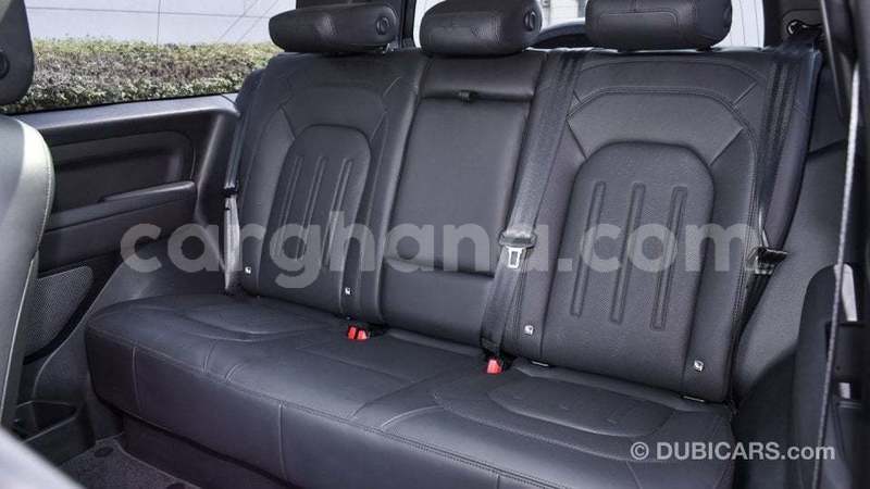 Big with watermark land rover defender ashanti import dubai 56291