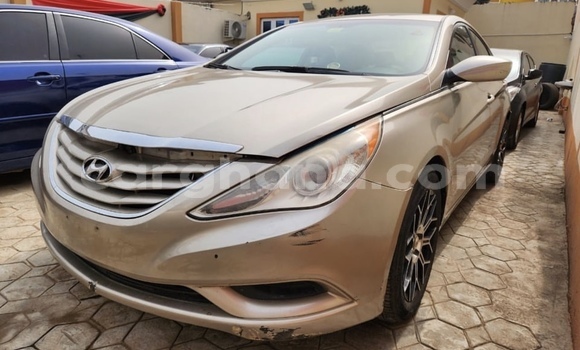 Sayi Na hannu Hyundai Sonata Brown Mota in Accra a Greater Accra