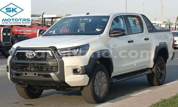 Buy Import Toyota Hilux White Car in Import - Dubai in Ashanti
