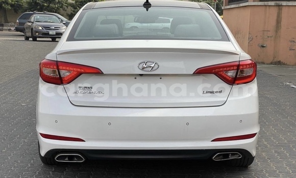 Buy Used Hyundai Elantra White Car in Accra in Greater Accra Buy Used Hyundai Elantra White Car in Accra in Greater Accra