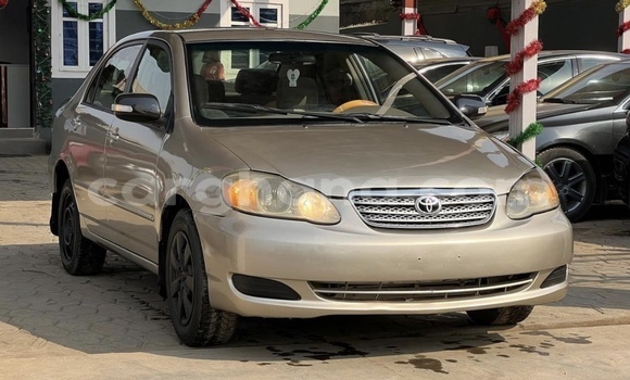 Ra Àlòkù Toyota Corolla Brown Ọkọ̀ in Accra ni Greater Accra