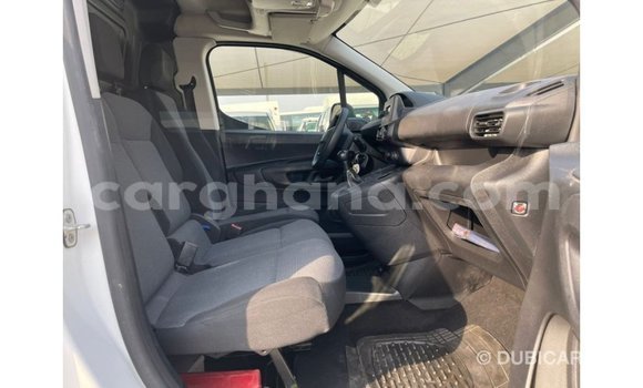 Ra Imported Peugeot Partner funfun Ọkọ̀ in Import - Dubai ni Ashanti Ra Imported Peugeot Partner funfun Ọkọ̀ in Import - Dubai ni Ashanti