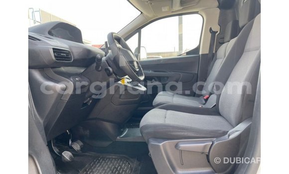 Ra Imported Peugeot Partner funfun Ọkọ̀ in Import - Dubai ni Ashanti Ra Imported Peugeot Partner funfun Ọkọ̀ in Import - Dubai ni Ashanti