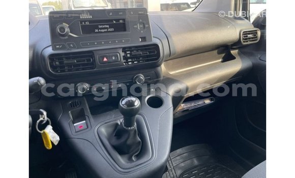 Ra Imported Peugeot Partner funfun Ọkọ̀ in Import - Dubai ni Ashanti Ra Imported Peugeot Partner funfun Ọkọ̀ in Import - Dubai ni Ashanti