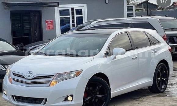Buy Used Toyota Venza White Car in Accra in Greater Accra Buy Used Toyota Venza White Car in Accra in Greater Accra