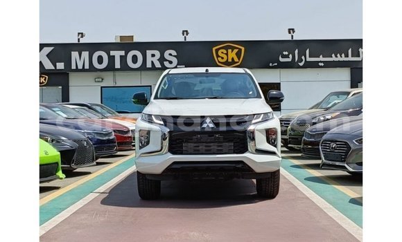 Buy Import Mitsubishi L200 White Car in Import - Dubai in Ashanti