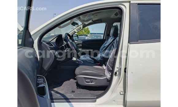 Ra Imported Mitsubishi L200 funfun Ọkọ̀ in Import - Dubai ni Ashanti Ra Imported Mitsubishi L200 funfun Ọkọ̀ in Import - Dubai ni Ashanti