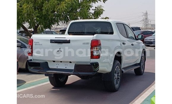 Ra Imported Mitsubishi L200 funfun Ọkọ̀ in Import - Dubai ni Ashanti Ra Imported Mitsubishi L200 funfun Ọkọ̀ in Import - Dubai ni Ashanti