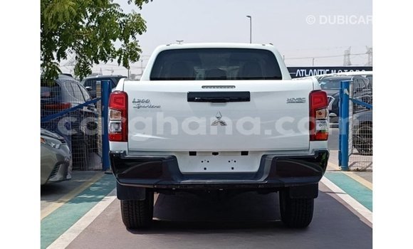 Ra Imported Mitsubishi L200 funfun Ọkọ̀ in Import - Dubai ni Ashanti Ra Imported Mitsubishi L200 funfun Ọkọ̀ in Import - Dubai ni Ashanti