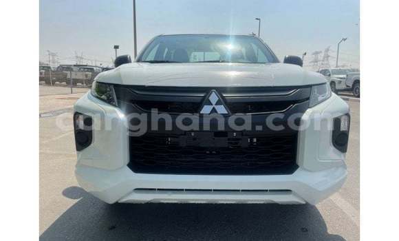 Buy Import Mitsubishi L200 White Car in Import - Dubai in Ashanti