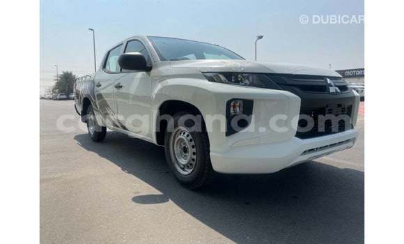 Buy Import Mitsubishi L200 White Car in Import - Dubai in Ashanti Buy Import Mitsubishi L200 White Car in Import - Dubai in Ashanti