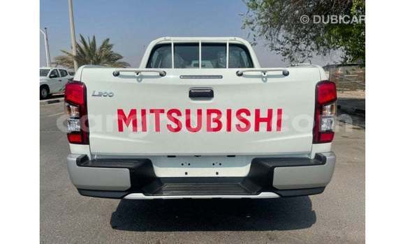 Buy Import Mitsubishi L200 White Car in Import - Dubai in Ashanti Buy Import Mitsubishi L200 White Car in Import - Dubai in Ashanti