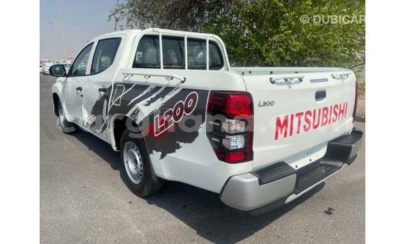 Buy Import Mitsubishi L200 White Car in Import - Dubai in Ashanti Buy Import Mitsubishi L200 White Car in Import - Dubai in Ashanti