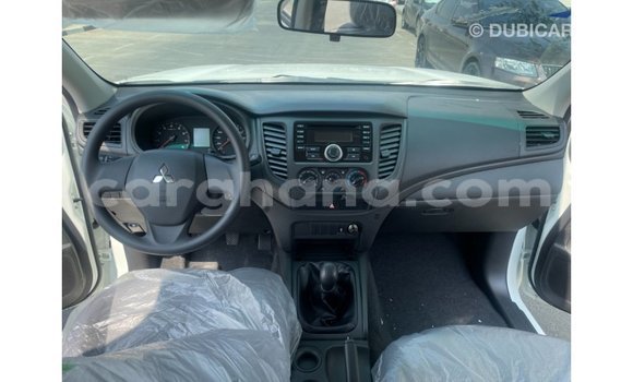 Buy Import Mitsubishi L200 White Car in Import - Dubai in Ashanti Buy Import Mitsubishi L200 White Car in Import - Dubai in Ashanti